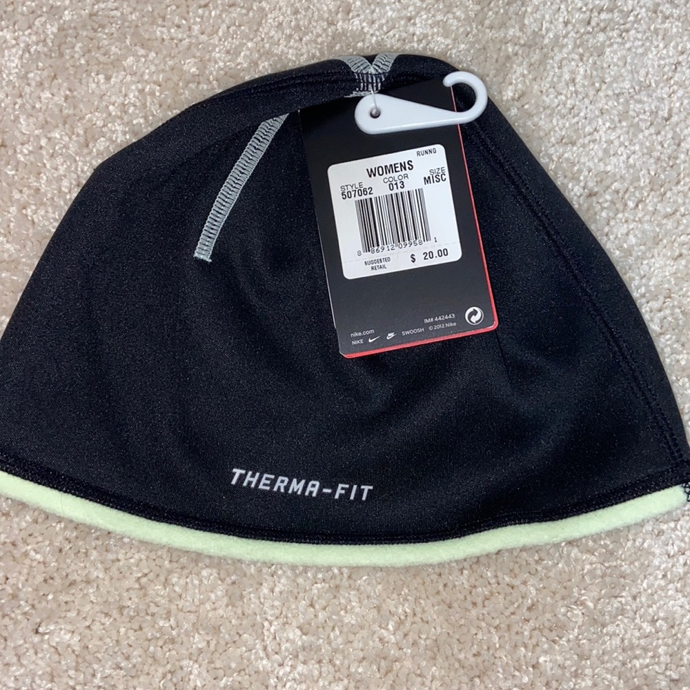 Nike running hat black and green. Brand new!